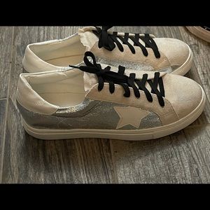 8.5 new without tag natural breeze star sneakers